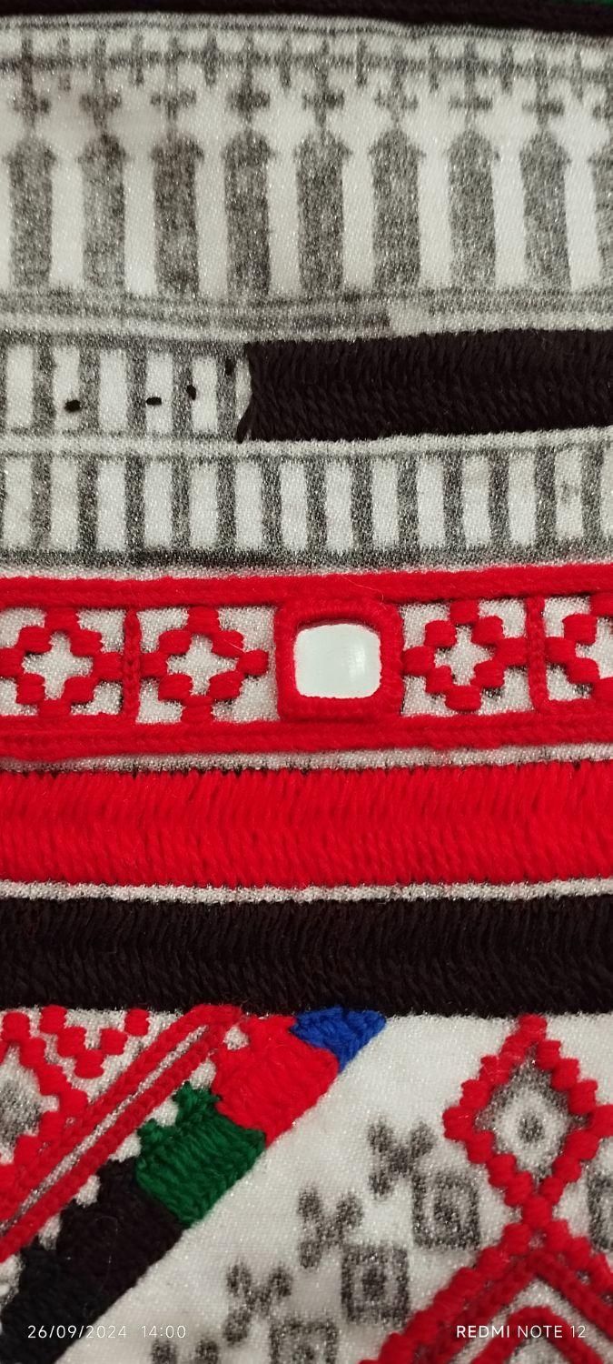 کلا میدوزم فقط تپه ای|لباس|سراوان, |دیوار