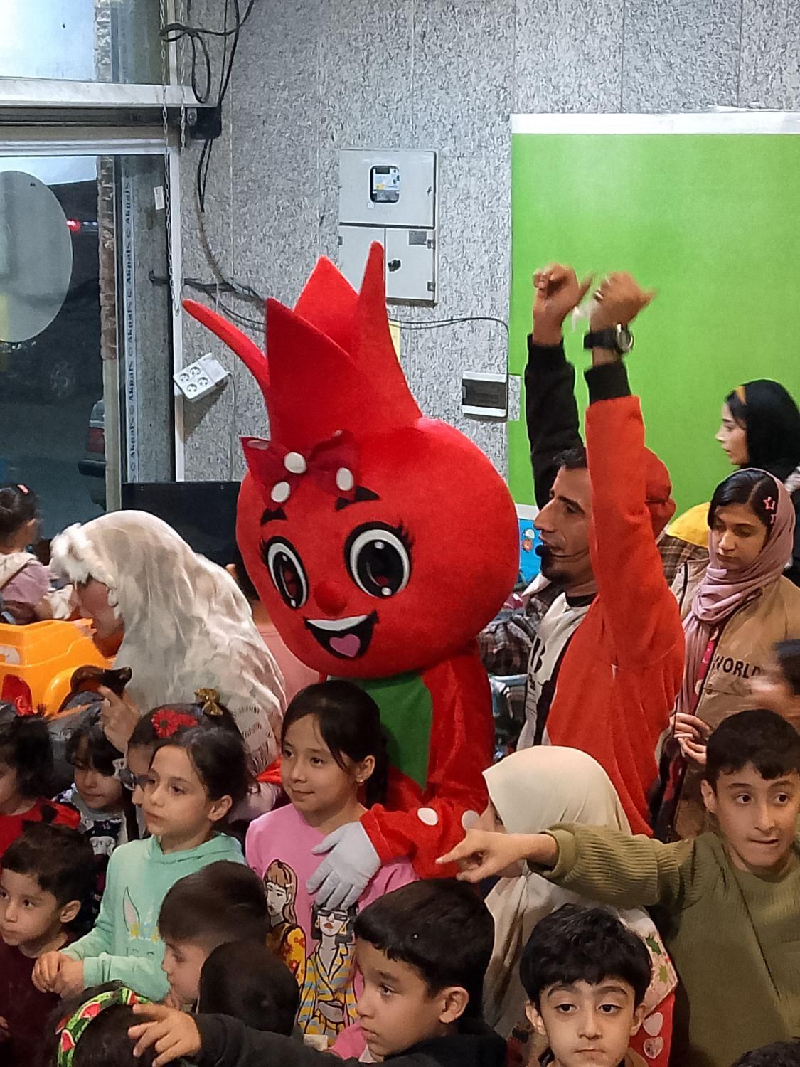 عمو موسیقی و تن پوش عروسکی|خدمات پذیرایی، مراسم|تهران, فلسطین (میدان انقلاب)|دیوار