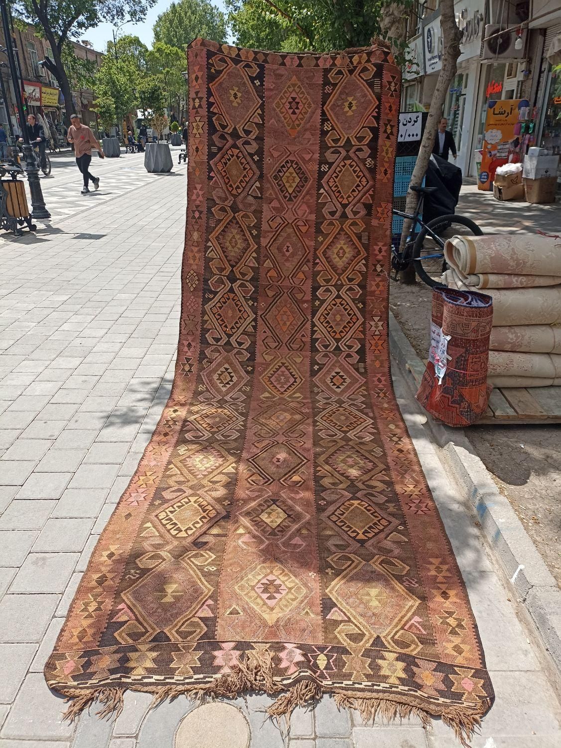گلیم بسیار قدیمی(یون بوی)بدون ایراد1.10در4|گلیم، جاجیم، گبه|خوی, |دیوار