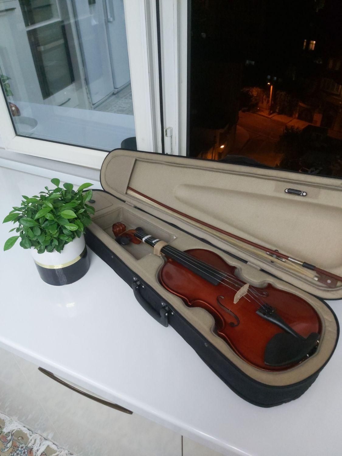 ویولن AMATI سایز 4/4 نو|ویولن|کرمانشاه, |دیوار
