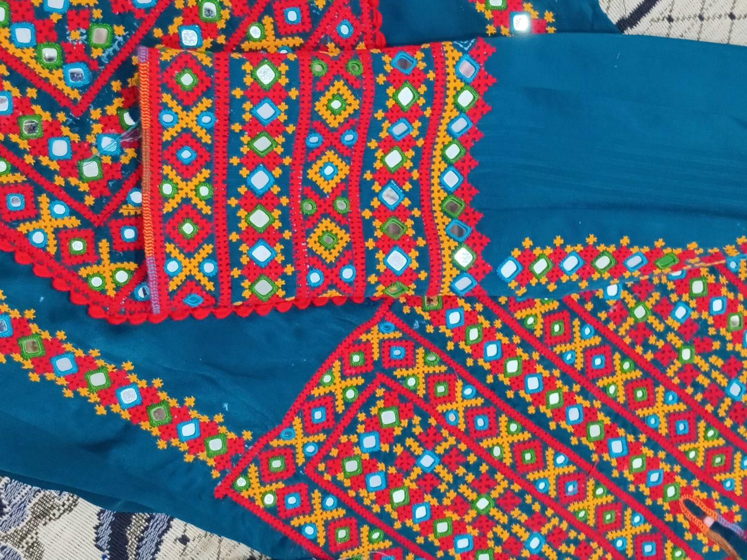 لباس مجلسی|لباس|کهنوج, |دیوار