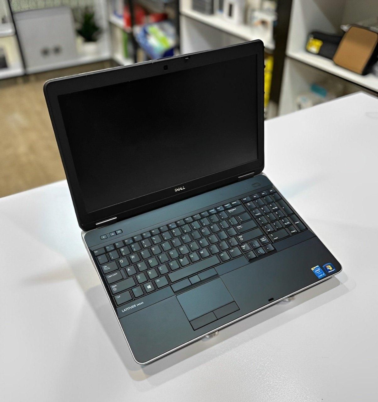 لپ تاپ حرفه ایcore i7با گرافیک تخصصی درحدآکبندنو|رایانه همراه|تهران, فلسطین (میدان انقلاب)|دیوار