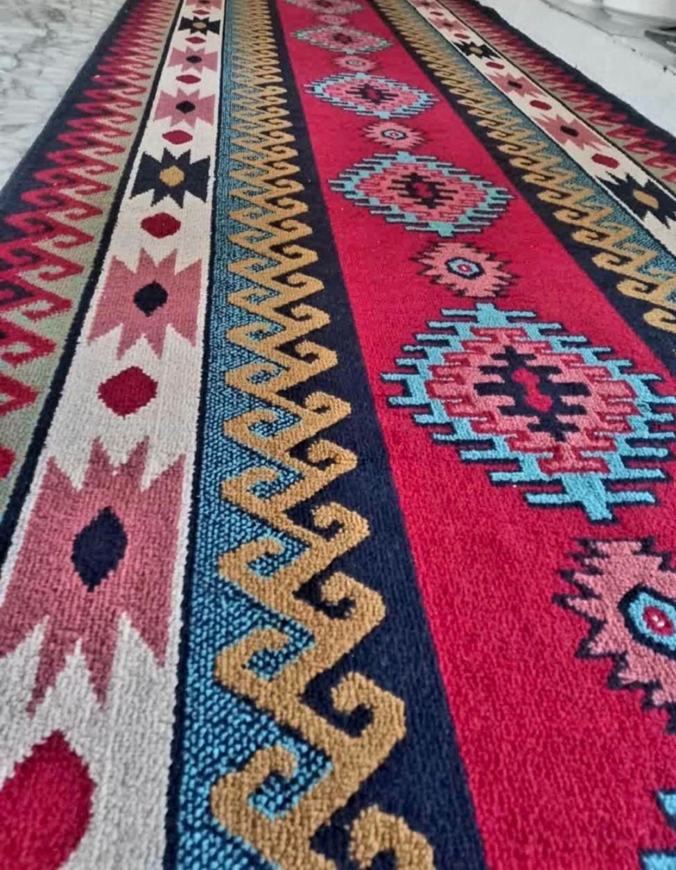 گلیم بلور،تابلوفرش، تعدادی لباس و کفش..|حراج|قرچک, میرزائی جنوبی|دیوار