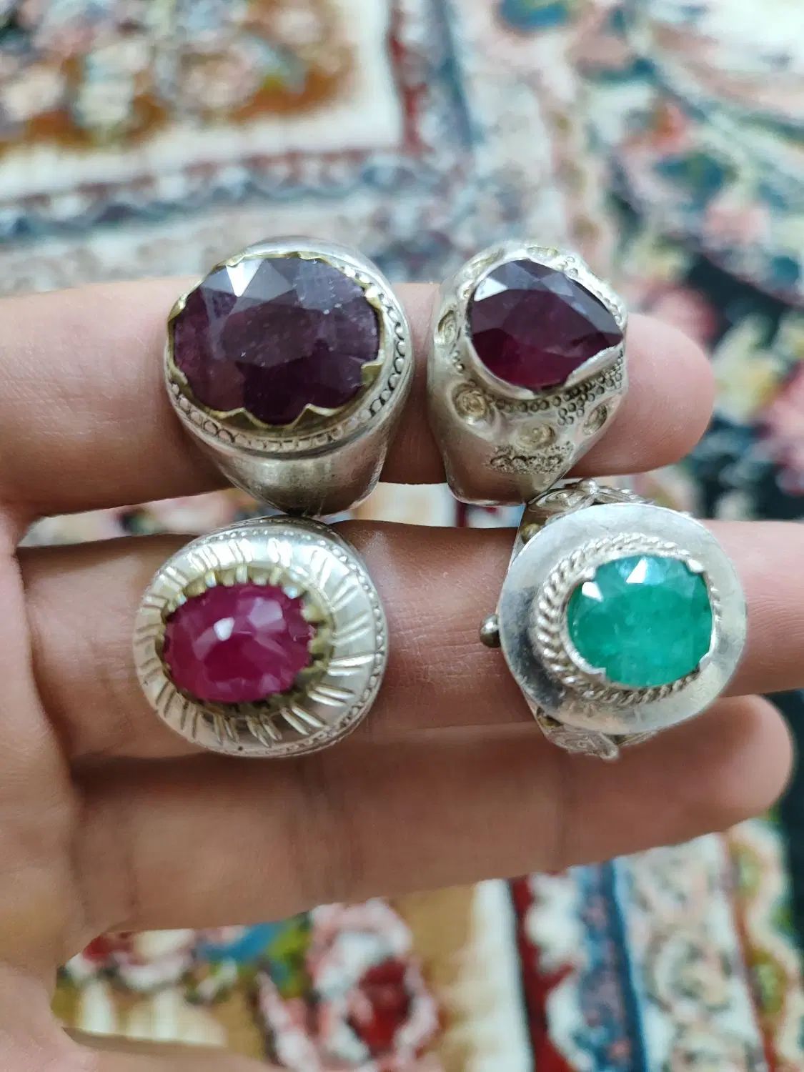 انگشتر یاقوت معدنی سه تا یکی زمردپنجشردست ساز|جواهرات|کاشان, فاز ۲ ناجی آباد|دیوار