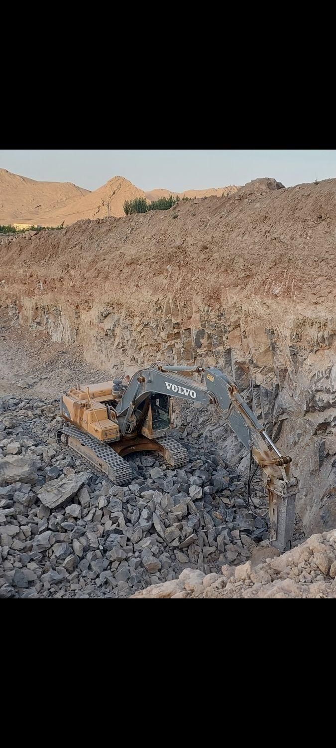 اجاره بیل مکانیکی ،پیکور ،سنگ لاشه|خدمات حمل و نقل|کاشان, راه آهن کاشان|دیوار