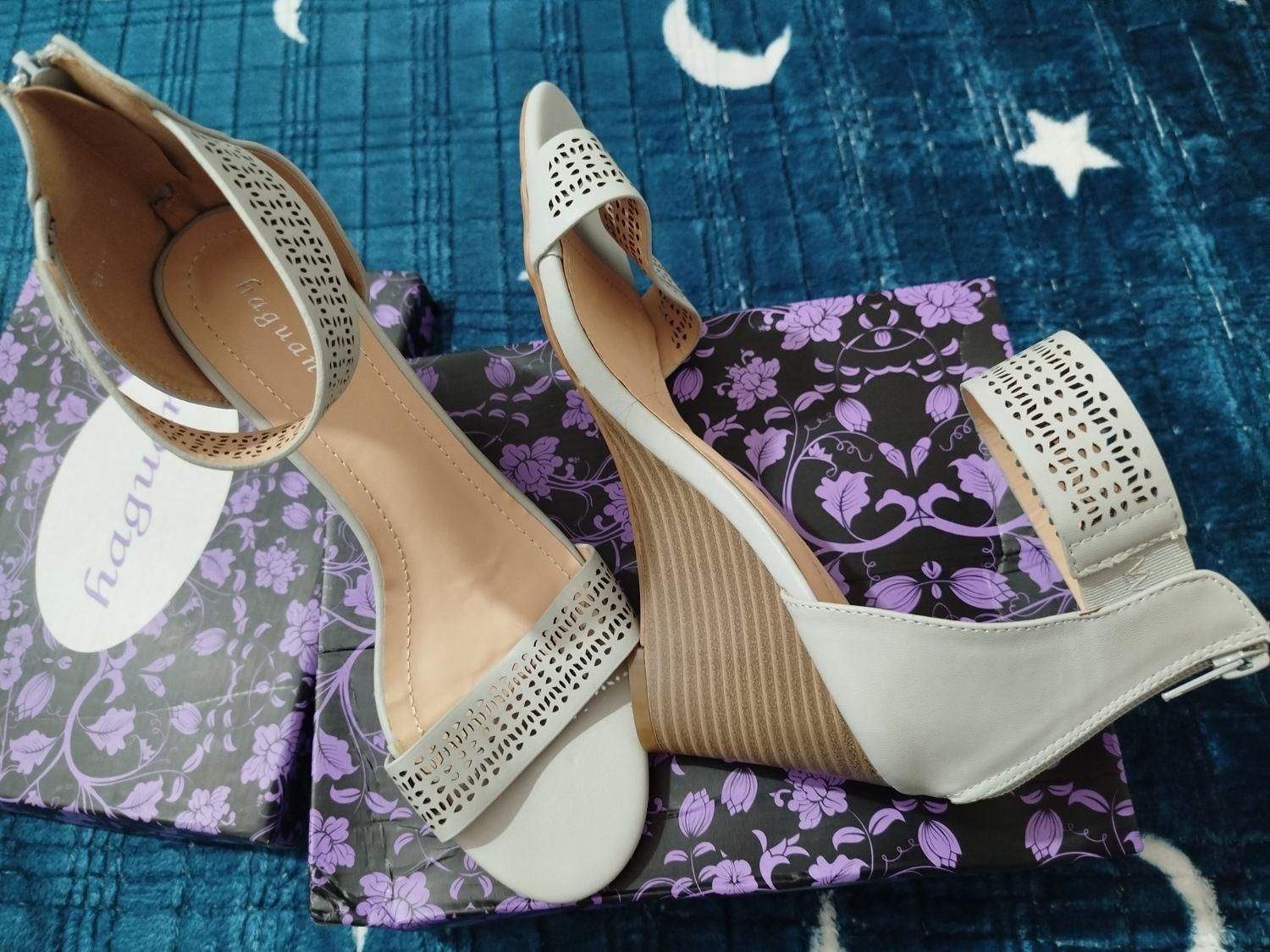 کفش|کیف، کفش، کمربند|بوشهر, |دیوار