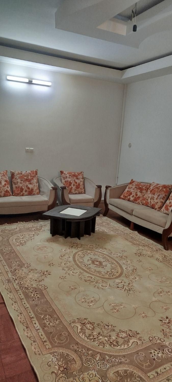 دربستی مبله دوخوابه تمیز ومرتب|اجارهٔ کوتاه‌مدت آپارتمان و سوئیت|قزوین, |دیوار