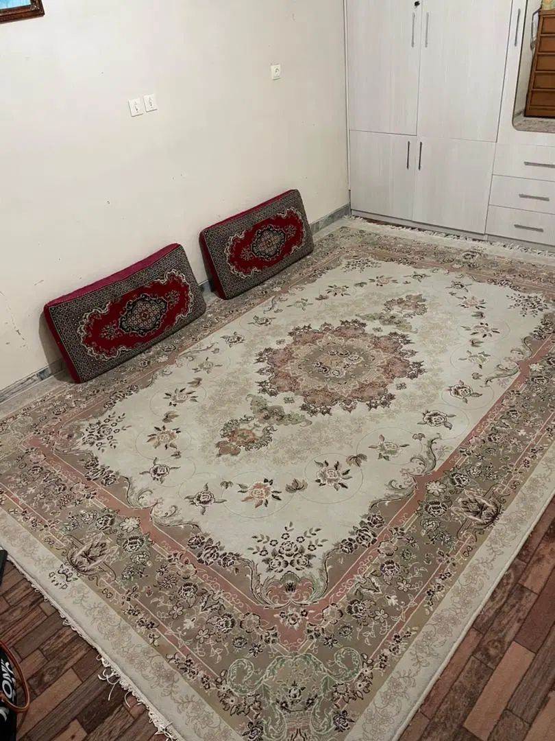 دو تخته فرش ۱۲ و۹ متری ۵۰۰ شانه ستارع طلایی ملت|فرش|فولادشهر, A4|دیوار