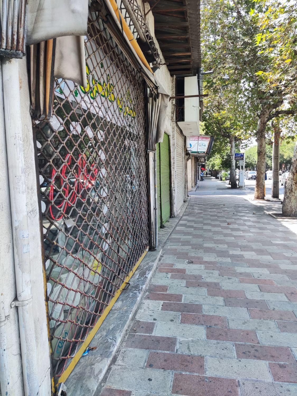 مغازه با انباری ۴۰ متر بر اصلی خیابان خمینی|فروش مغازه و غرفه|گرگان, |دیوار