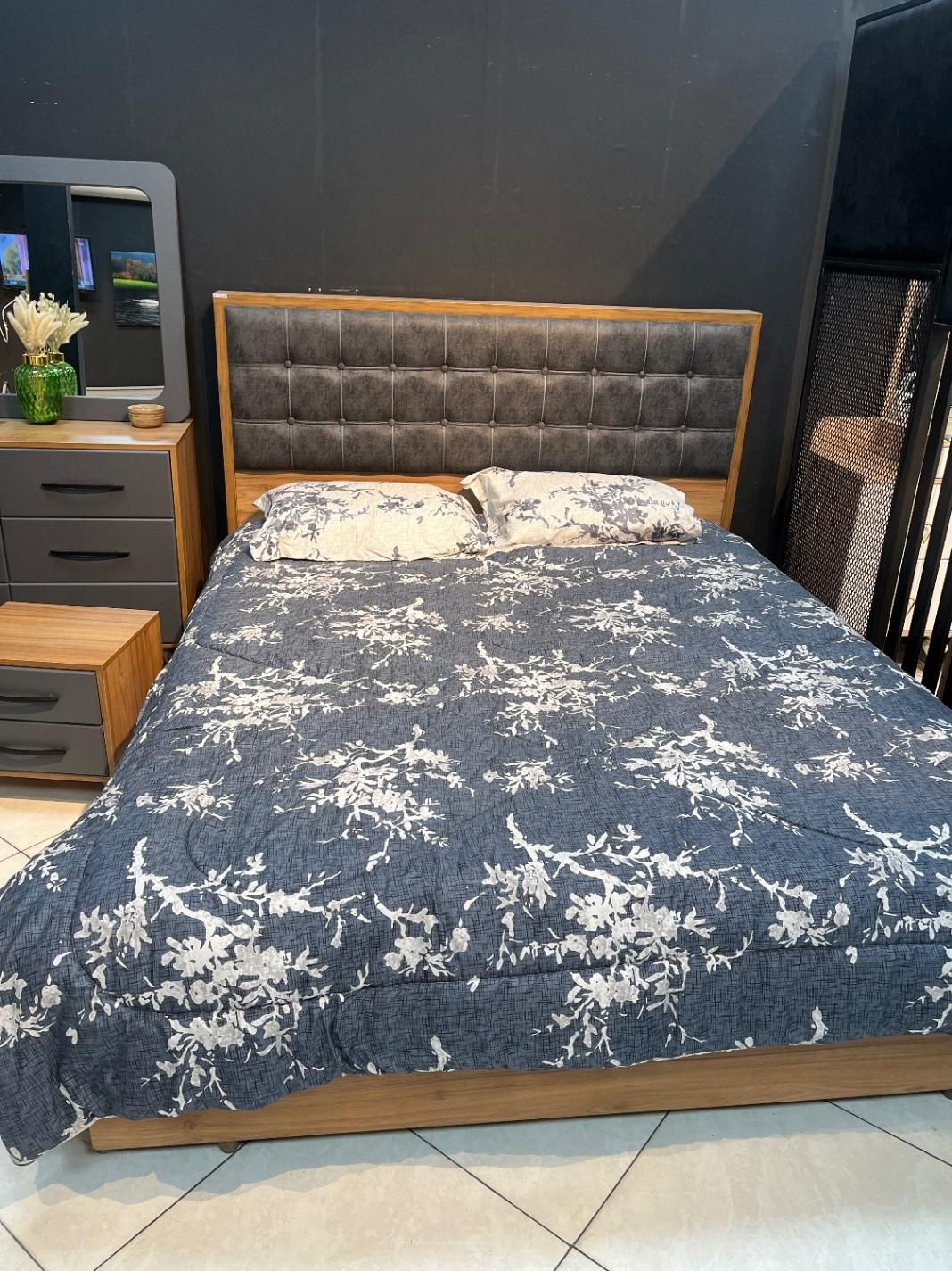 سرویس خواب کامل|تخت و سرویس خواب|کاشان, گارزگاه|دیوار