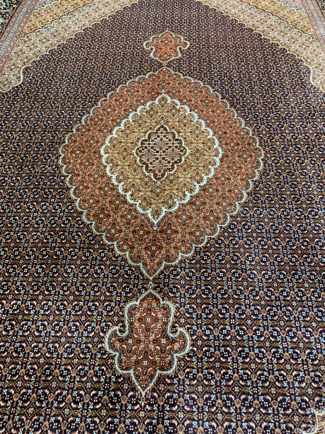 (فرش حق زاده)جفت فرش۹متری ماهی۴۰رج زمینه سرمه ای|فرش|تبریز, |دیوار