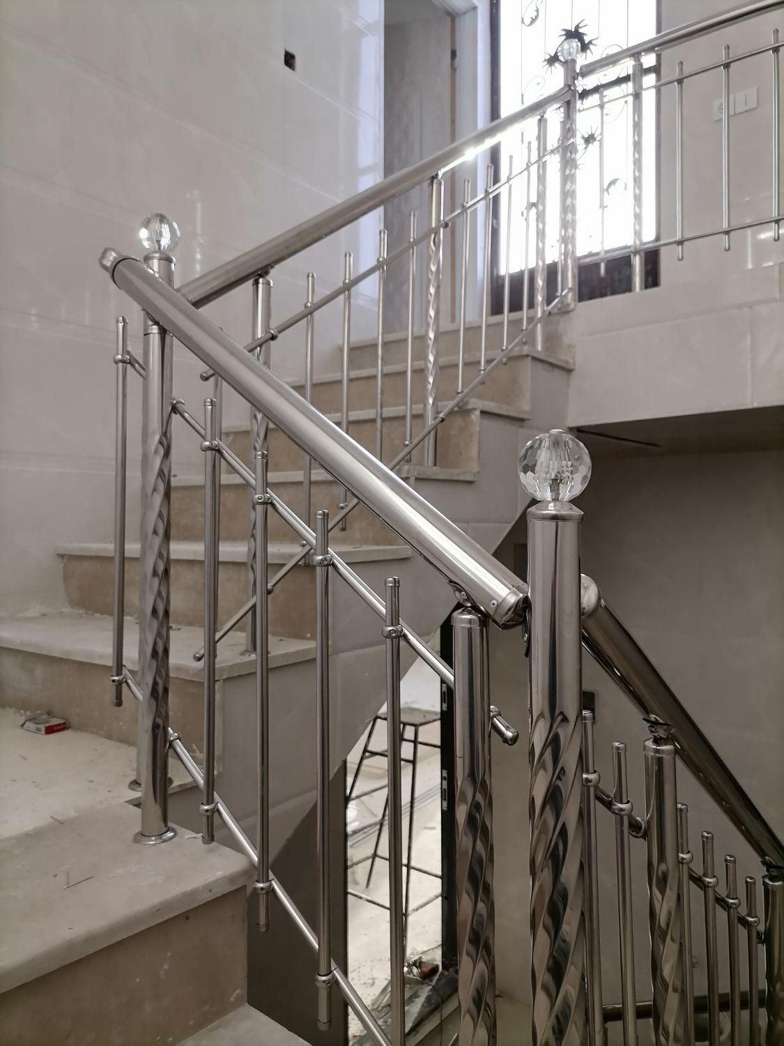 نرده راه پله بالکن پشت پنجره حفاظ استیل چوبی|خدمات پیشه و مهارت|کرمانشاه, |دیوار