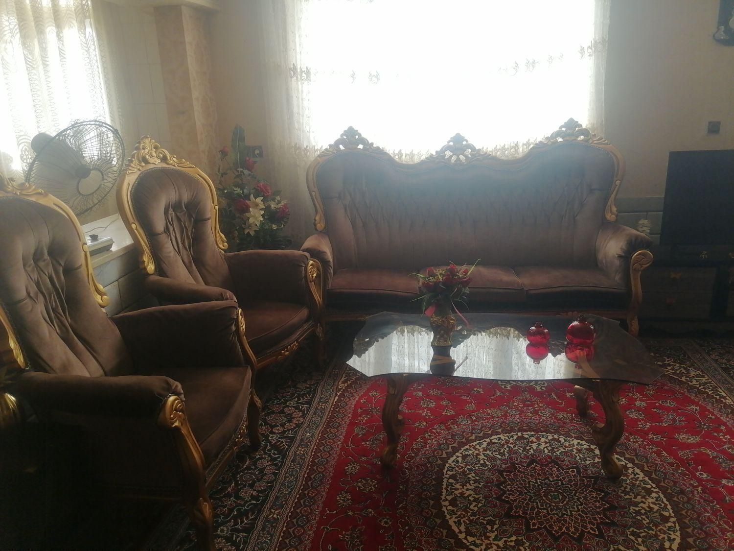 مبل قهوه ای|حراج|تربت‌حیدریه, منظر|دیوار