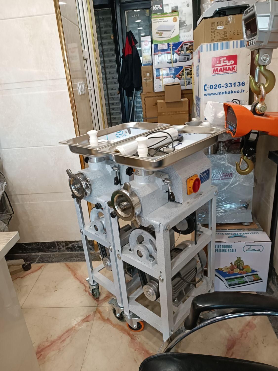 چرخگوشت الکتروکار تسمه ای 32|فروشگاه و مغازه|پاکدشت, خاتون آباد|دیوار