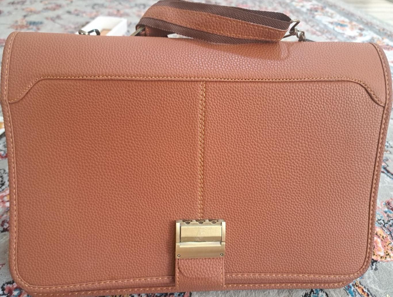 کیف چرمی تک قفل وکالت|کیف، کفش، کمربند|خرمآباد, |دیوار