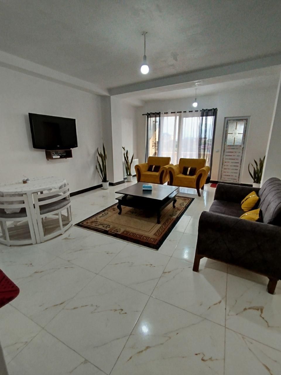 اجاره روزانه آپارتمان ۶۰ متری|اجارهٔ کوتاه‌مدت آپارتمان و سوئیت|تنکابن, |دیوار