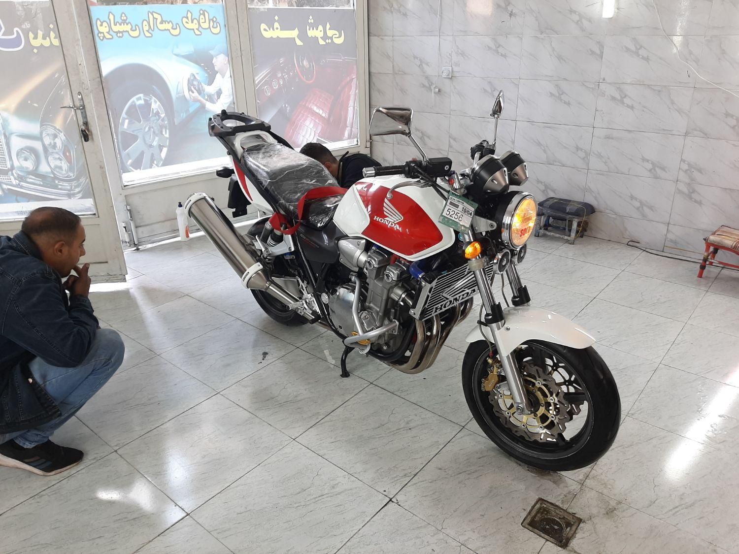 پولیش سرامیک بدنه خودرو دیتیلینگ تشخیص رنگ طوفان|خدمات موتور و ماشین|تبریز, |دیوار