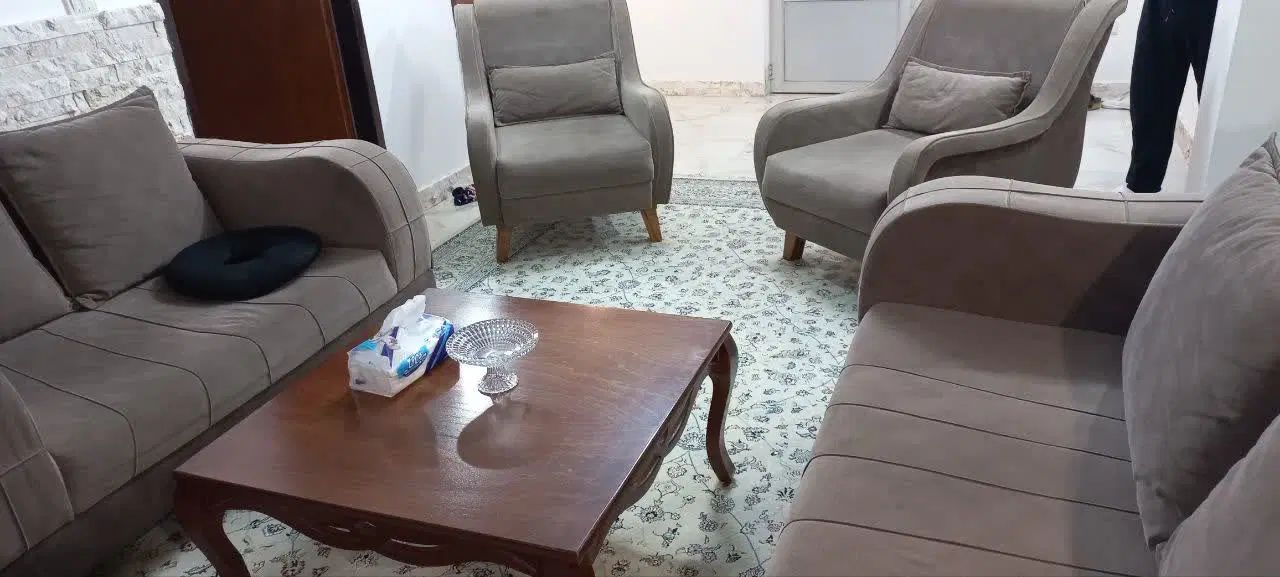 مبلمان ترک همراه میز  فروش فوری به مدت ۱۰روز|مبلمان خانگی و میز عسلی|چالوس, |دیوار