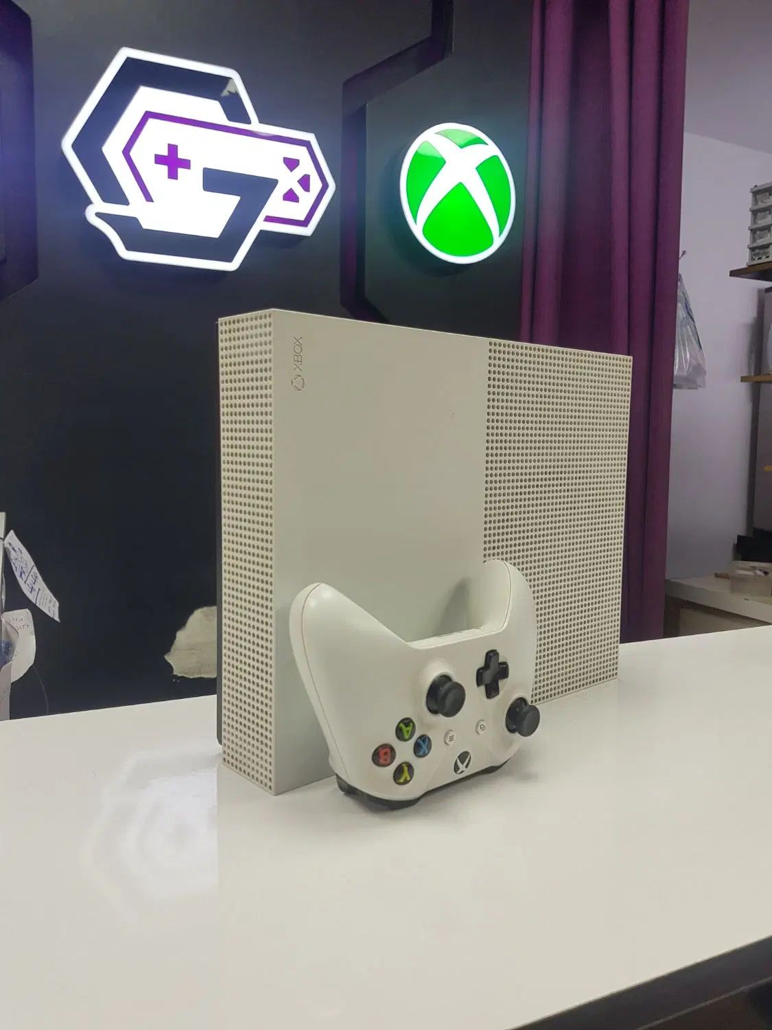 xbox one s کار کرده تمیز|کنسول، بازی ویدئویی و آنلاین|اصفهان, خلجا|دیوار