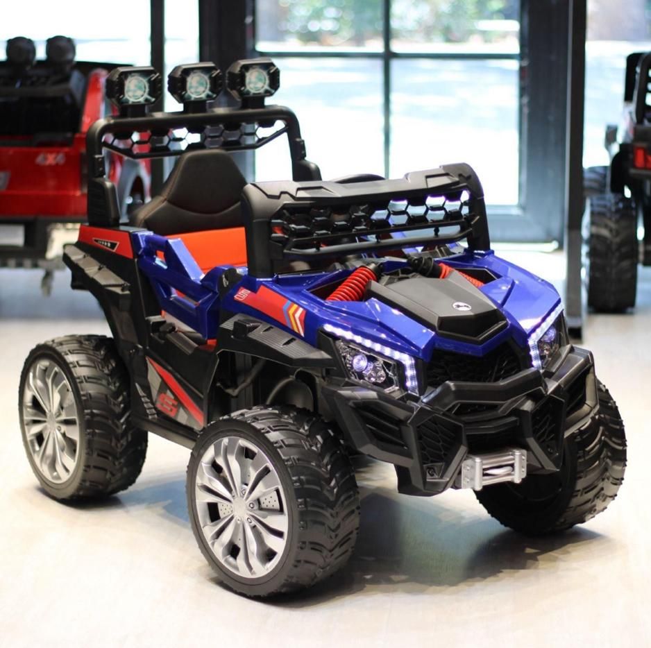 ماشین شارژی چهارموتور لاستیک اسفنج ( موتور شارژی )|اسباب‌بازی بچه|مشهد, آبکوه|دیوار