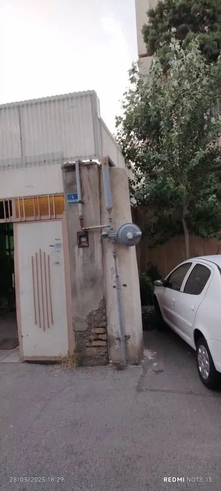 ایرانت همراه پایه قوطی و شاخه اهن|مصالح و تجهیزات ساختمان|تهران, وردآورد|دیوار