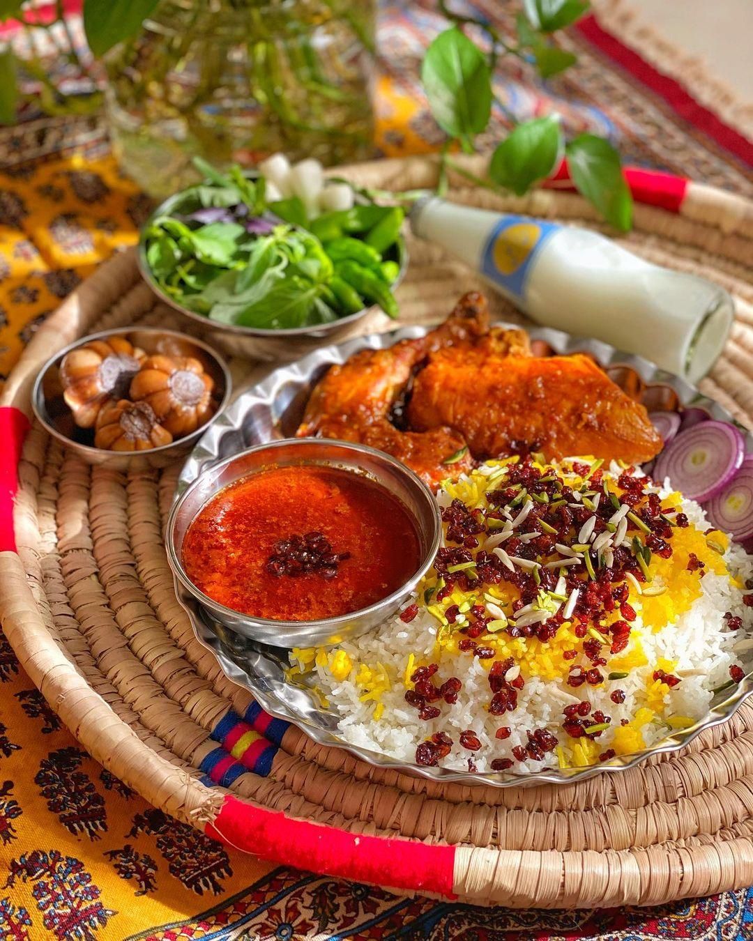 آشپزی برای شرکتها و کارگاه پذیرفته میشود|خدمات پذیرایی، مراسم|تخت, |دیوار