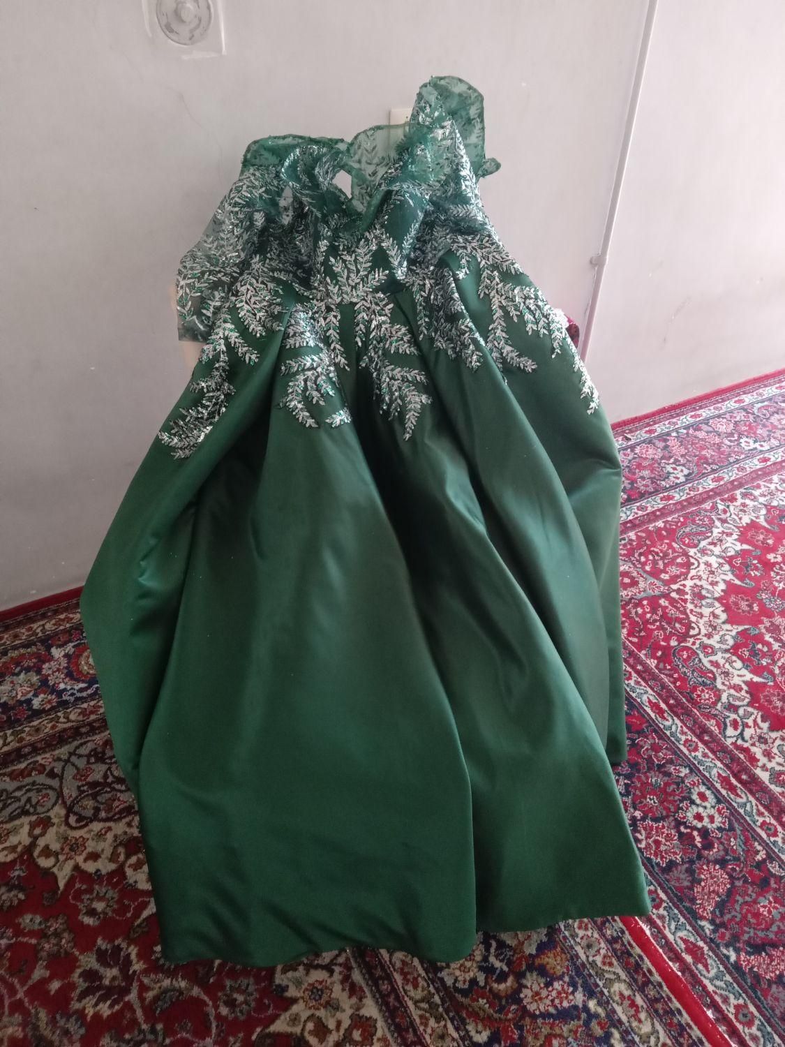 لباس عروس کار دست نو نو هنوز پوشیده نشده|لباس|تایباد, |دیوار