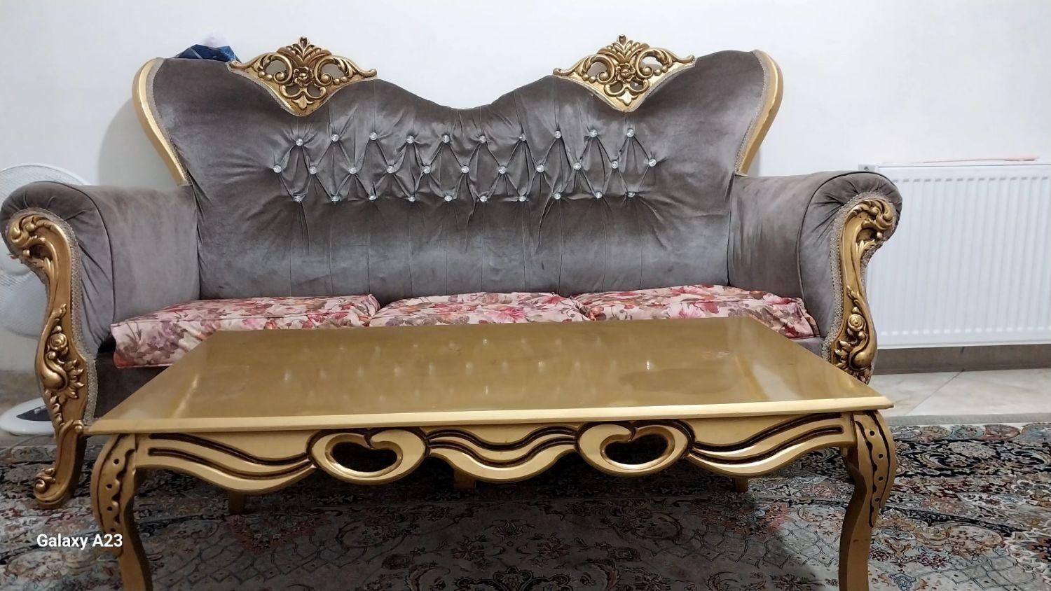 مبل ۷نفره طرح سلطنتی|مبلمان خانگی و میز عسلی|اسلامشهر, شهرک لاله|دیوار