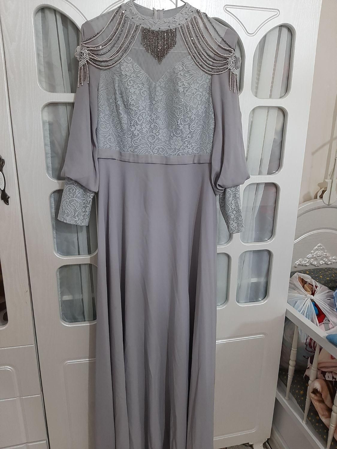 لباس مجلسی بلند|لباس|شهریار, شهریار|دیوار