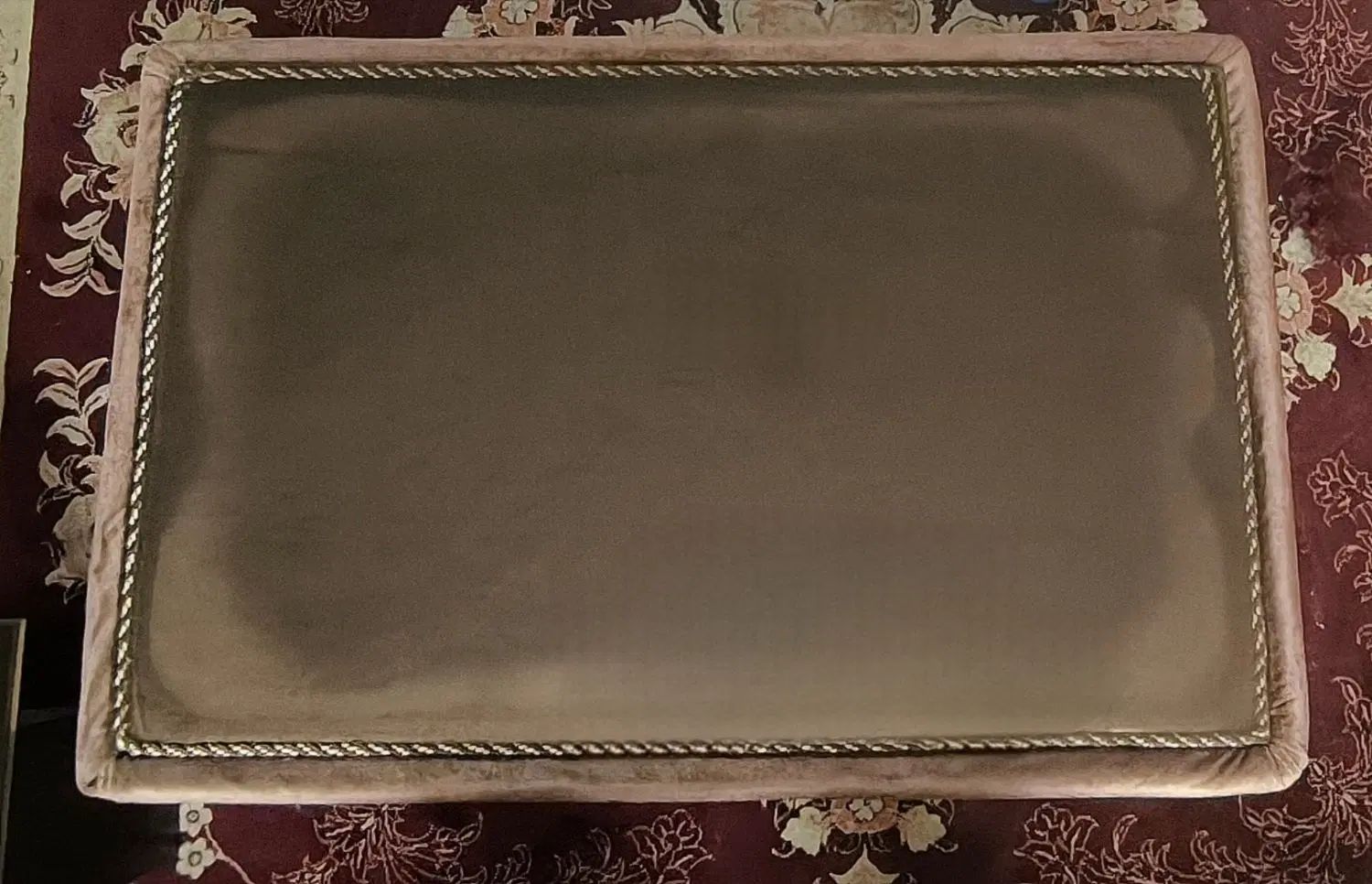 مبل سلطنتی ۷ نفره قیمت ویژه برای فروش فوری|مبلمان خانگی و میز عسلی|هشتگرد, شهرک بعثت|دیوار