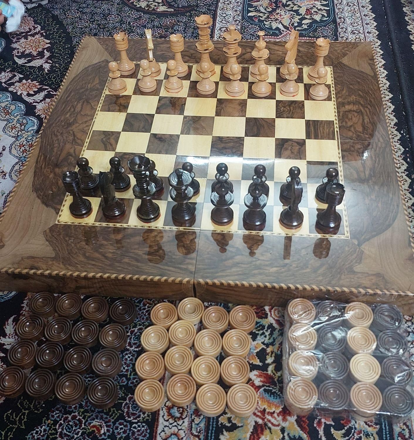 تخته نردو شطرنج کار سنندج چوب گردوی ناب|کلکسیون و سرگرمی|مشهد, هفده شهریور|دیوار