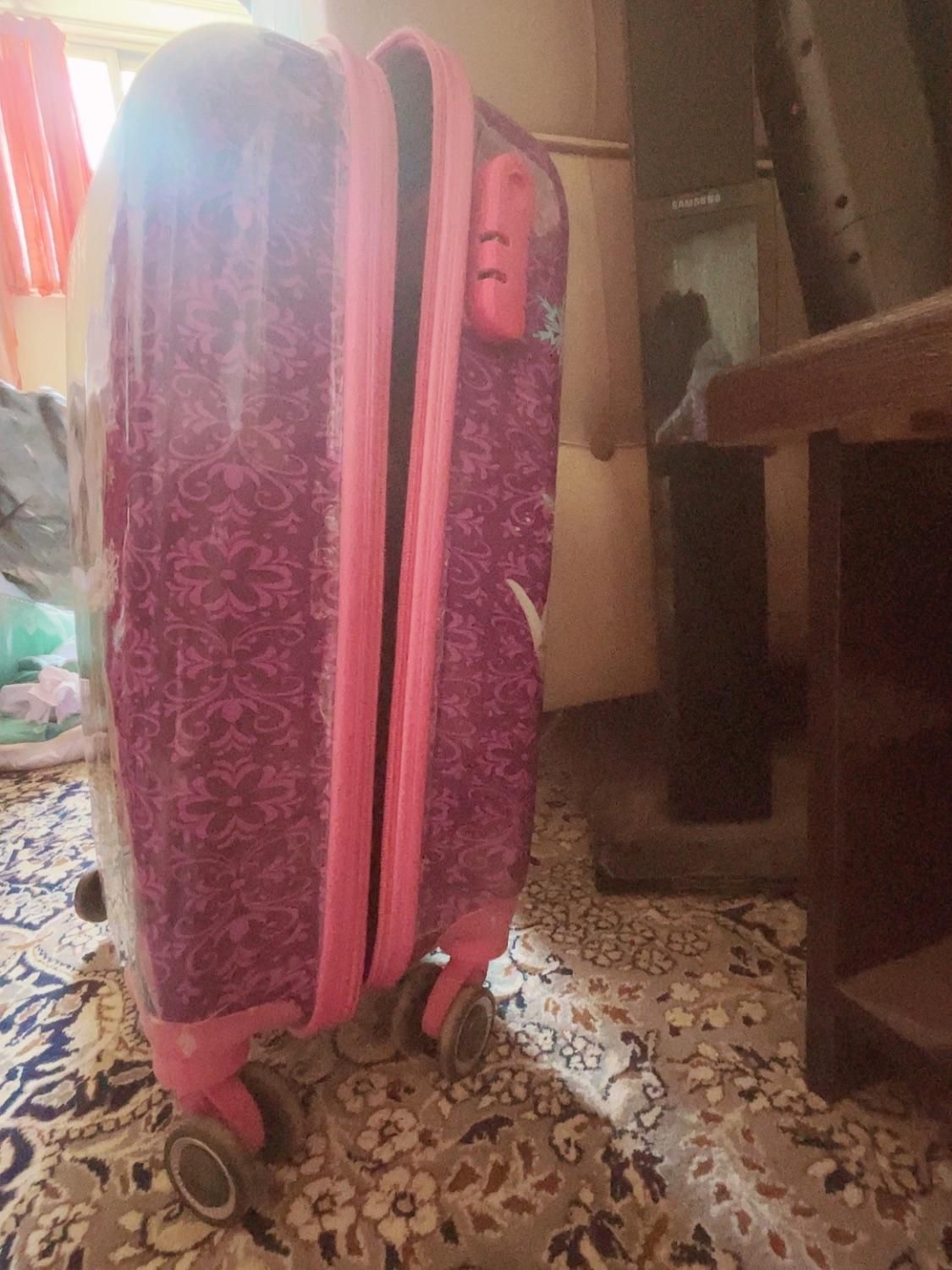 چمدان کودکانه در حد نو|کیف، کفش، کمربند|شاهین‌شهر, اقبال لاهوری|دیوار