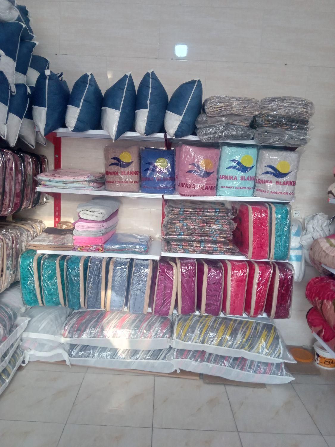 پخش و فروش انواع پتو بالش روبالشی زیرسفره تشک|رختخواب، بالش، پتو|نظرآباد, نظرآباد|دیوار