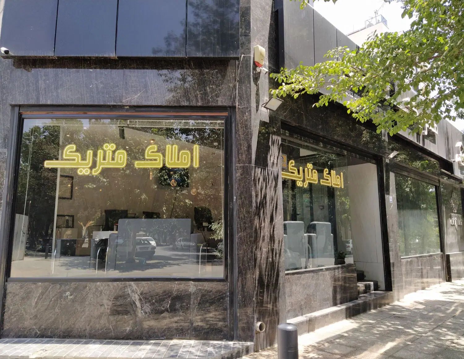 اجاره مغازه ۳۰ متری بر خیابان|اجارهٔ مغازه و غرفه|اصفهان, جلفا|دیوار
