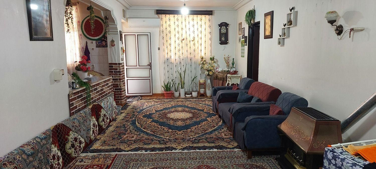 فروش خانه ویلایی۲۲۰ متر۲ خوابه با یک باب مغازه|فروش خانه و ویلا|رشت, ولکس|دیوار