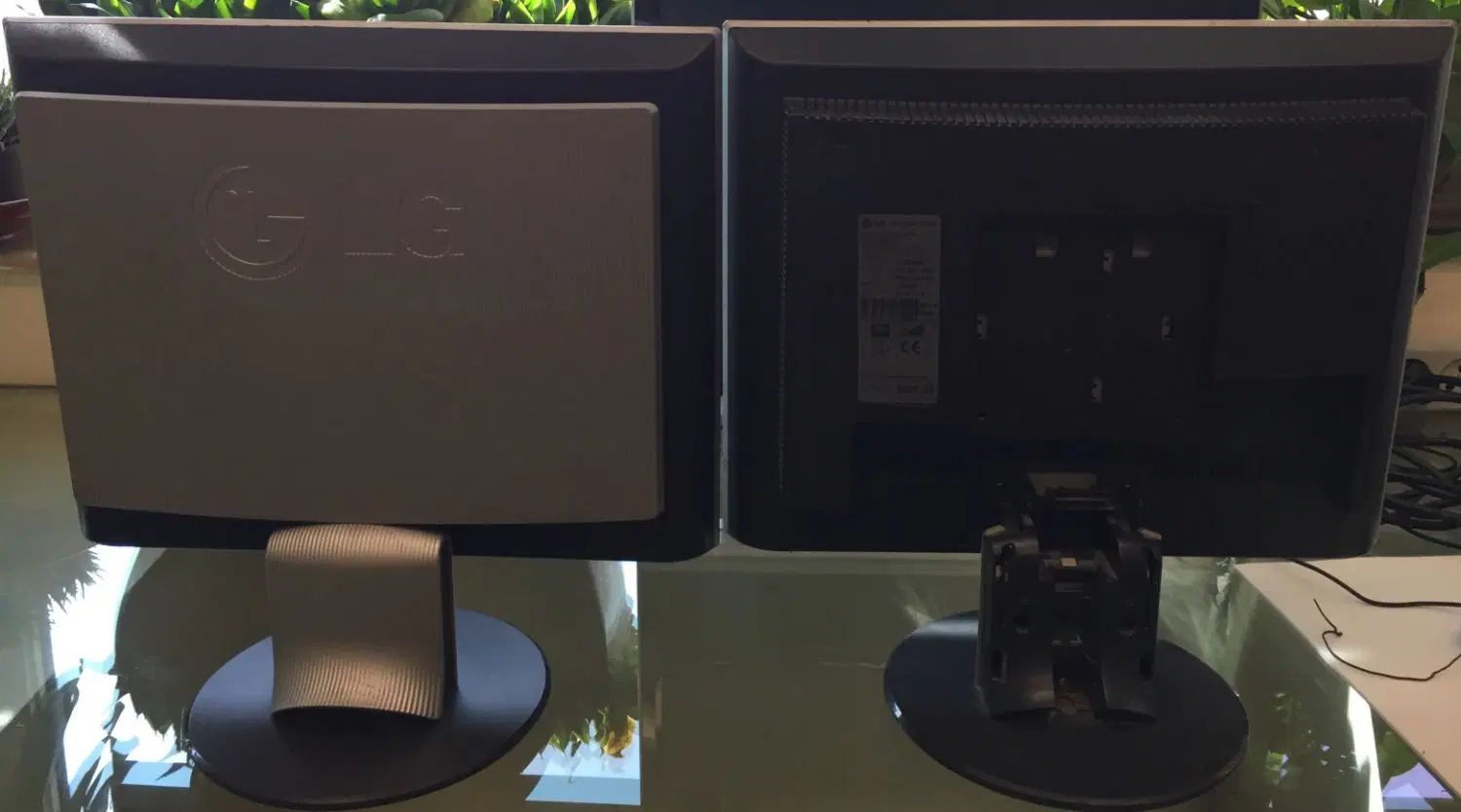 ۲ عدد مانیتور LG Flatron L1530s|قطعات و لوازم جانبی رایانه|تهران, قبا|دیوار