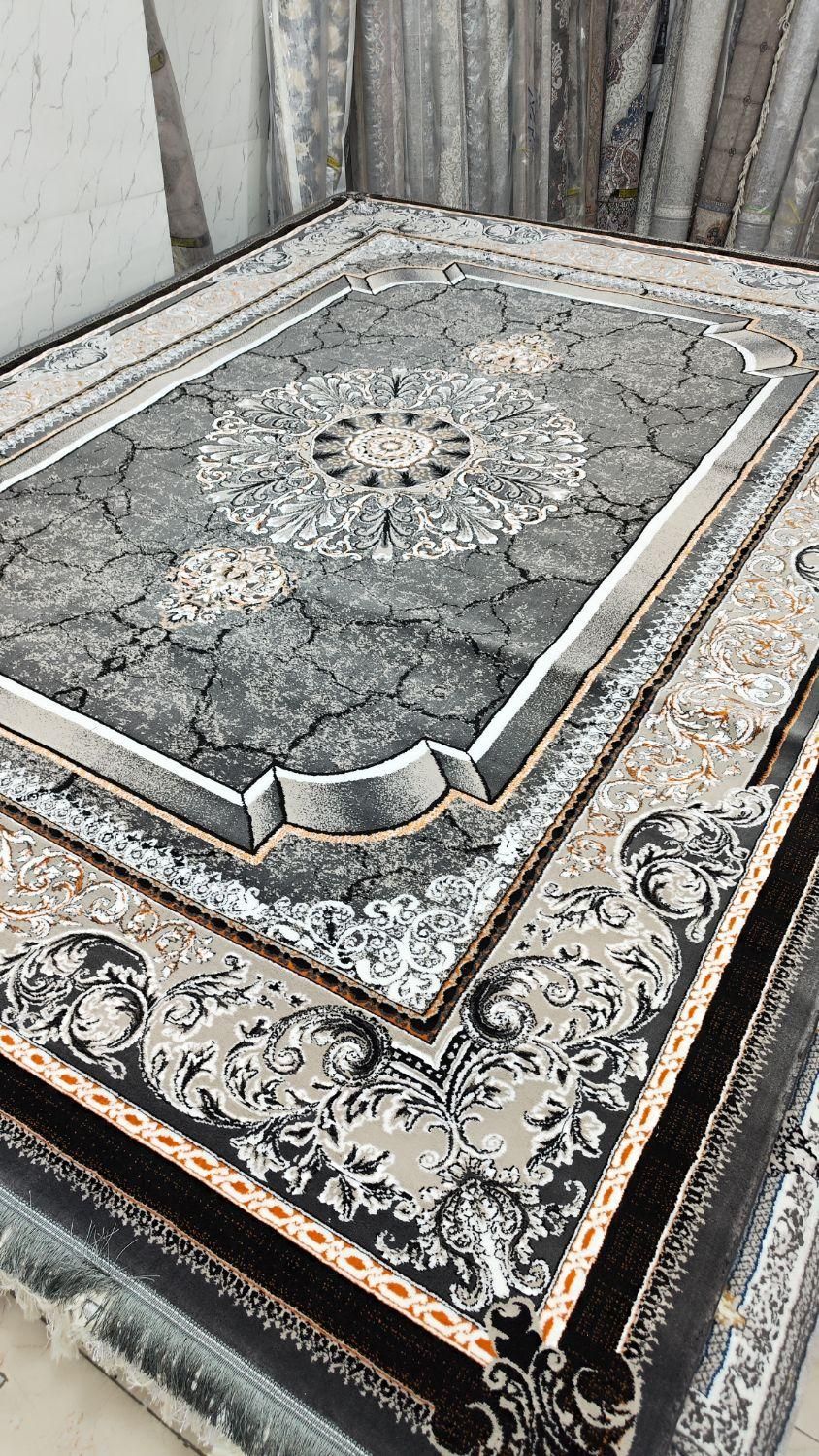 زیبایی رنگبندی فرش رو ببینید|فرش|اصفهان, لاله|دیوار