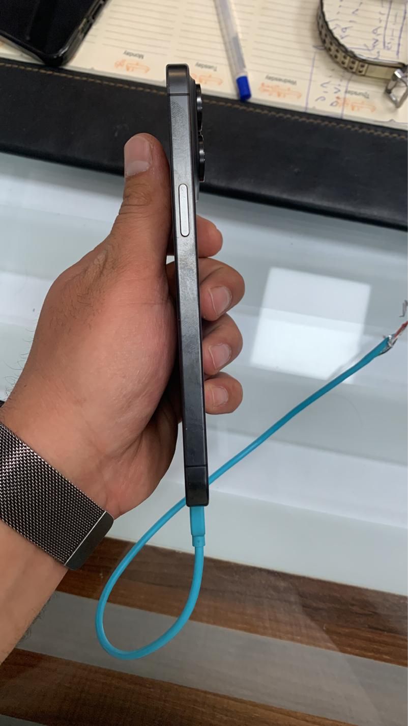 اپل iPhone 16 Pro Max با حافظهٔ ۲۵۶ گیگابایت|موبایل|یزد, |دیوار