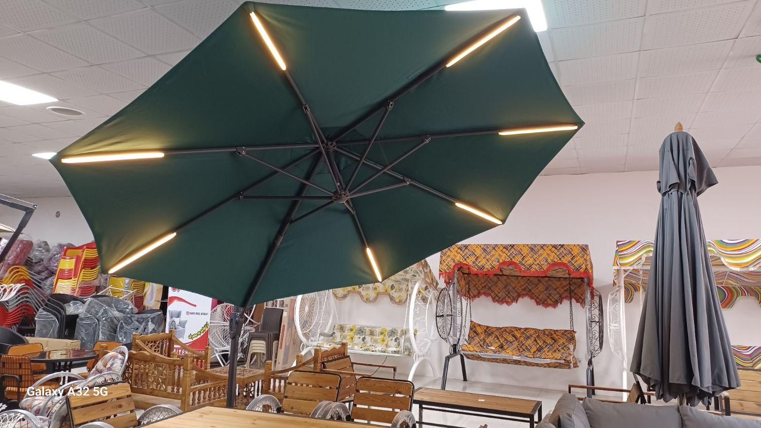 چتر پایه کنار سایه بان چراغ دار باغ ویلا روفگاردن|مصالح و تجهیزات ساختمان|چهارباغ, |دیوار