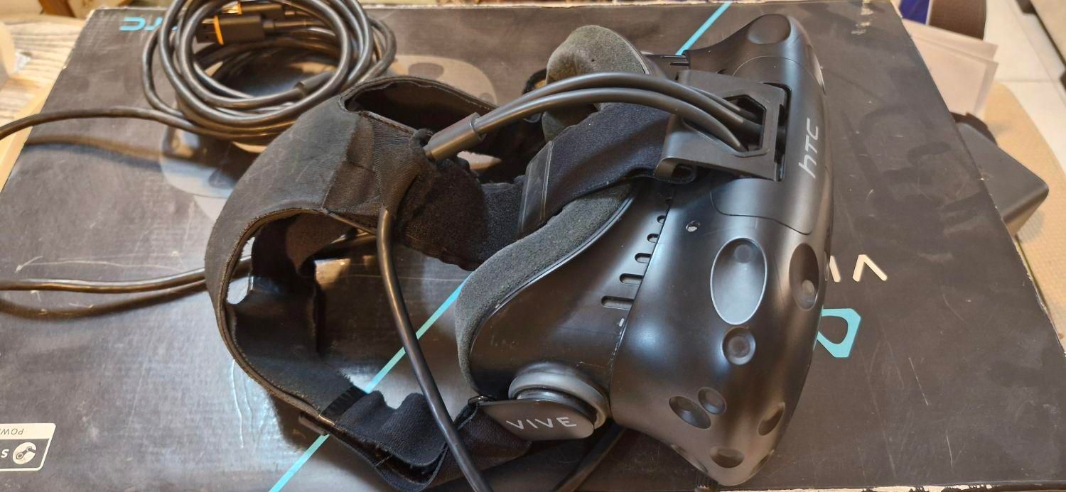 هدست واقعیت مجازی HTC VIVE|کنسول، بازی ویدئویی و آنلاین|اصفهان, سپاهان‌شهر|دیوار