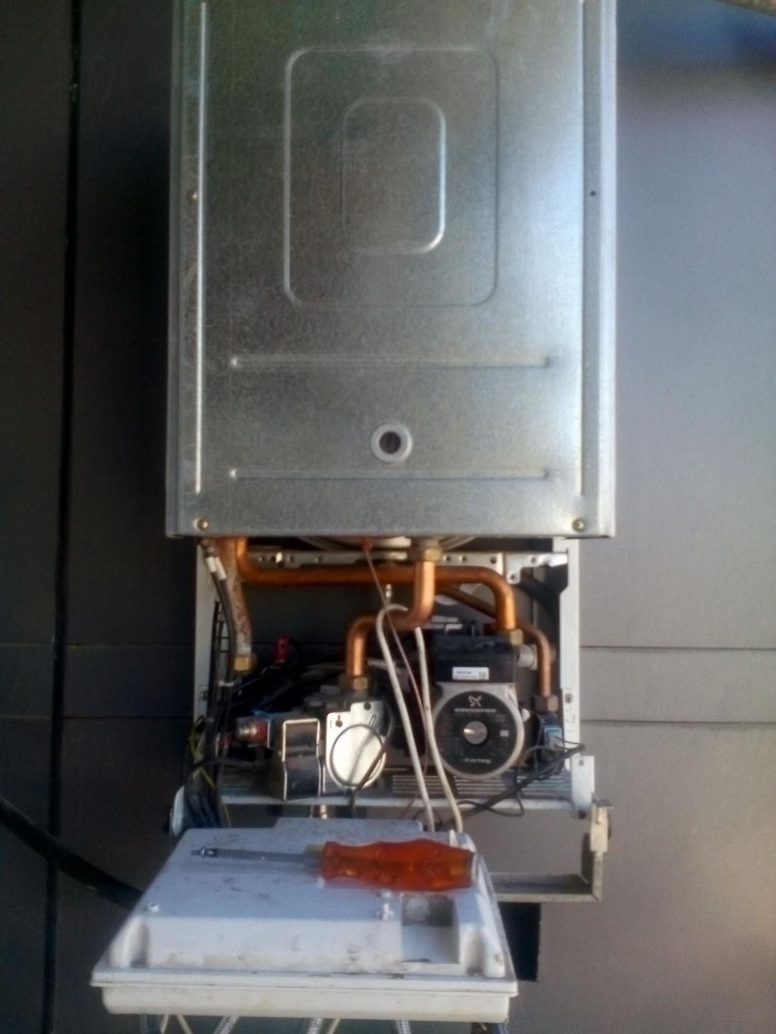 تعمیر فوری پکیج توسط تکنیسین مجاز|خدمات پیشه و مهارت|کرمان, |دیوار