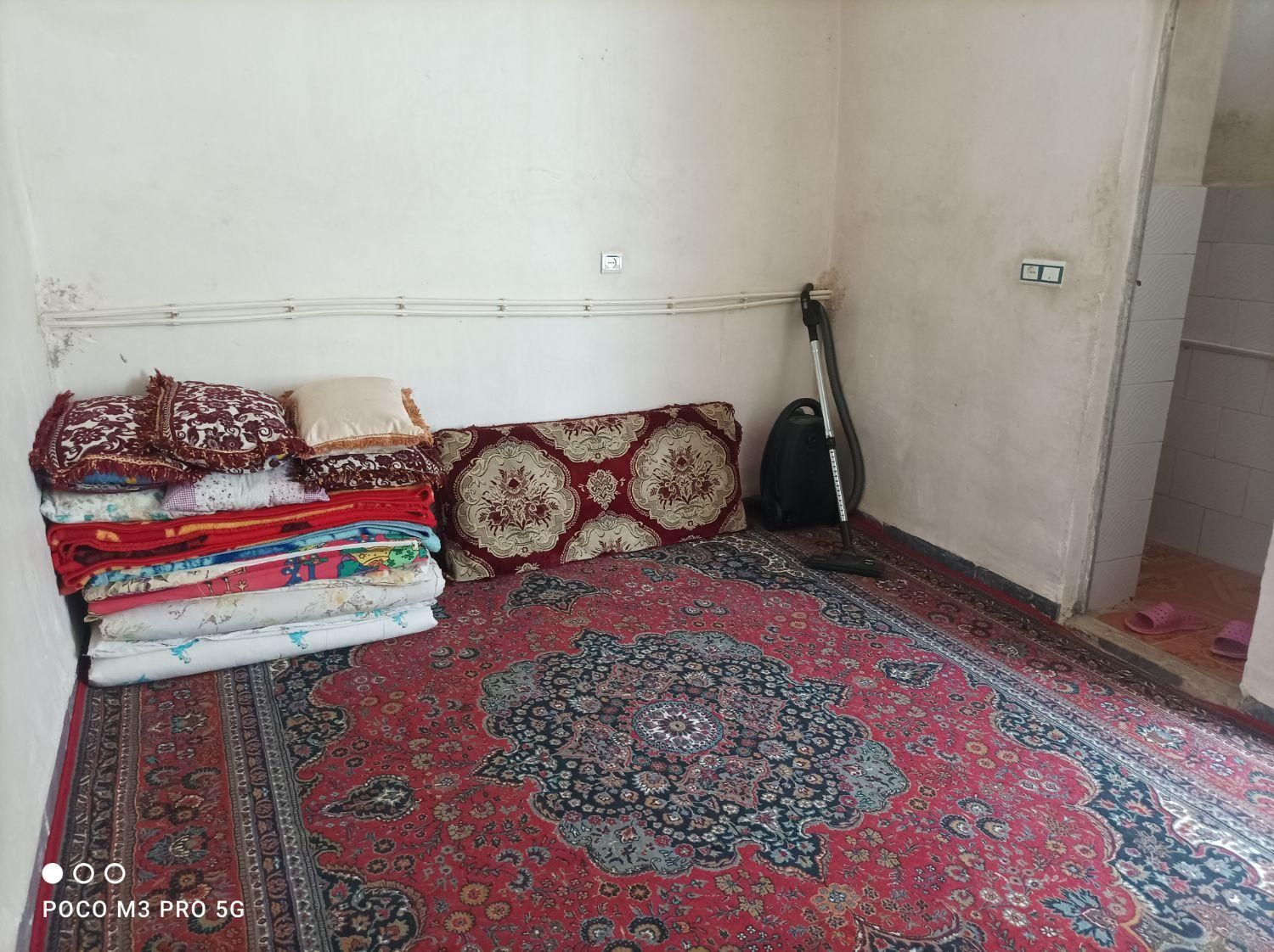 سوییت ۸۲متر حیاط پارکینگ|اجارهٔ کوتاه‌مدت آپارتمان و سوئیت|ایلام, |دیوار
