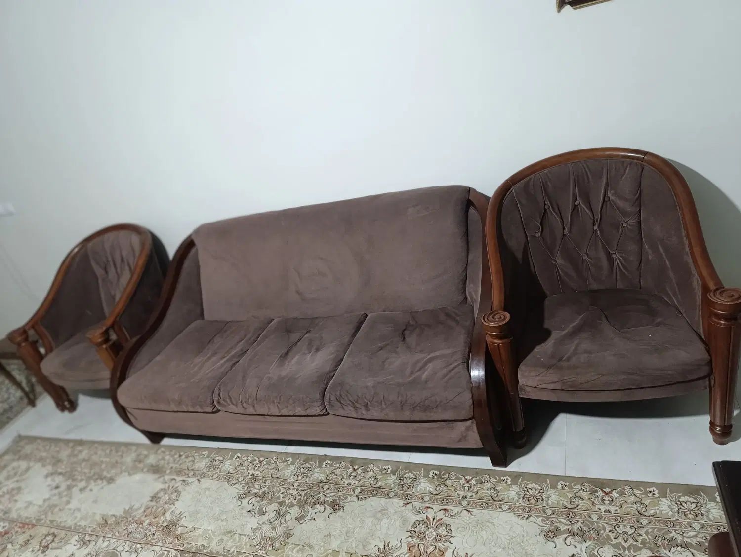 مبل ۹ نفره چوپ گردو با میز غذا ۶ نفره|مبلمان خانگی و میز عسلی|تهران, شهرک بعثت|دیوار