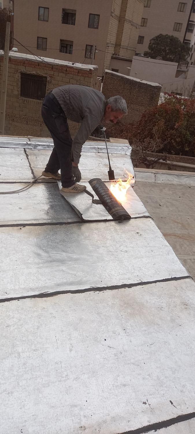 نصب ایزوگام قیرگونی زیرسازی کاشی کاری و بازسازی|خدمات پیشه و مهارت|نسیم‌شهر, |دیوار