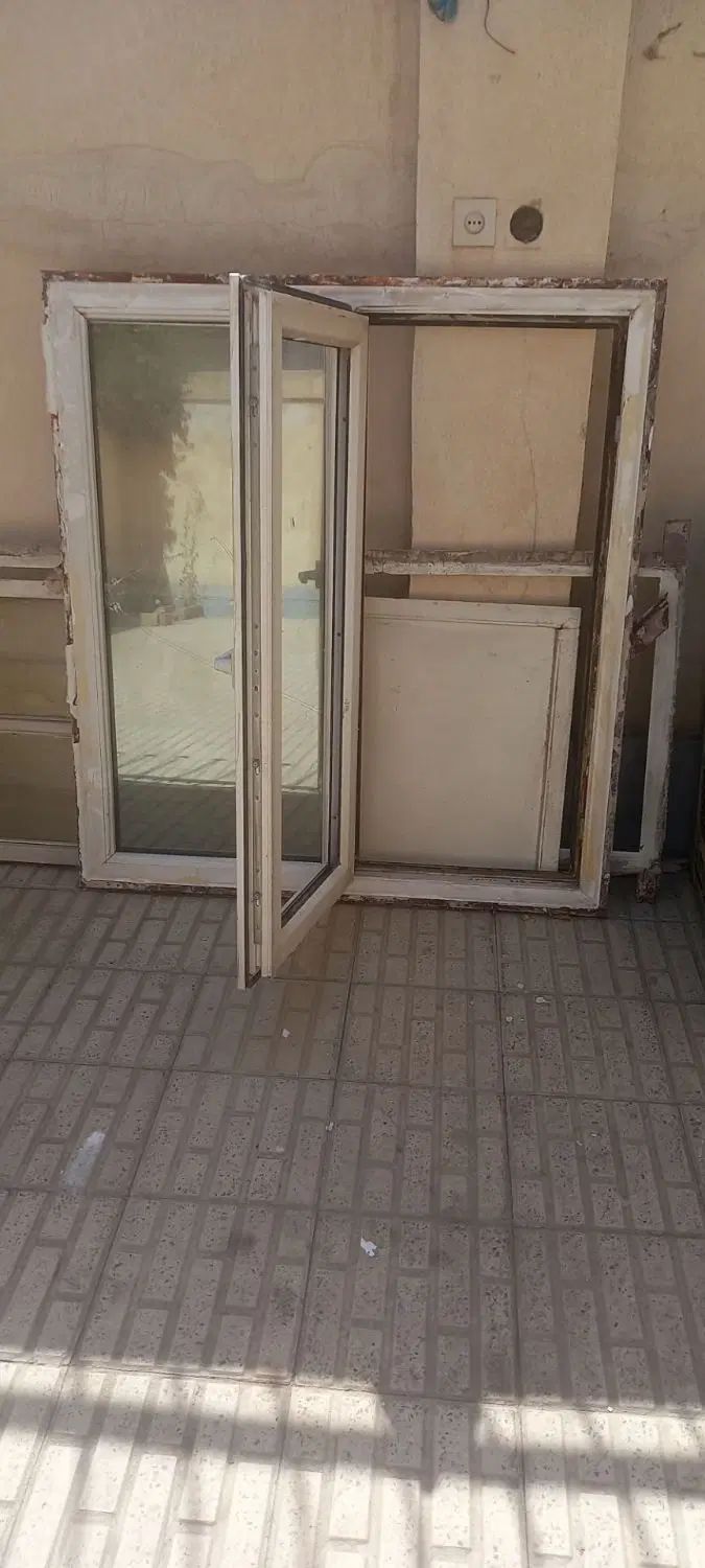 هود.کولر.سینک ظرفشویی.پنجره دوجداره.درب آهنی|مصالح و تجهیزات ساختمان|اندیشه, اندیشه فاز ۱|دیوار
