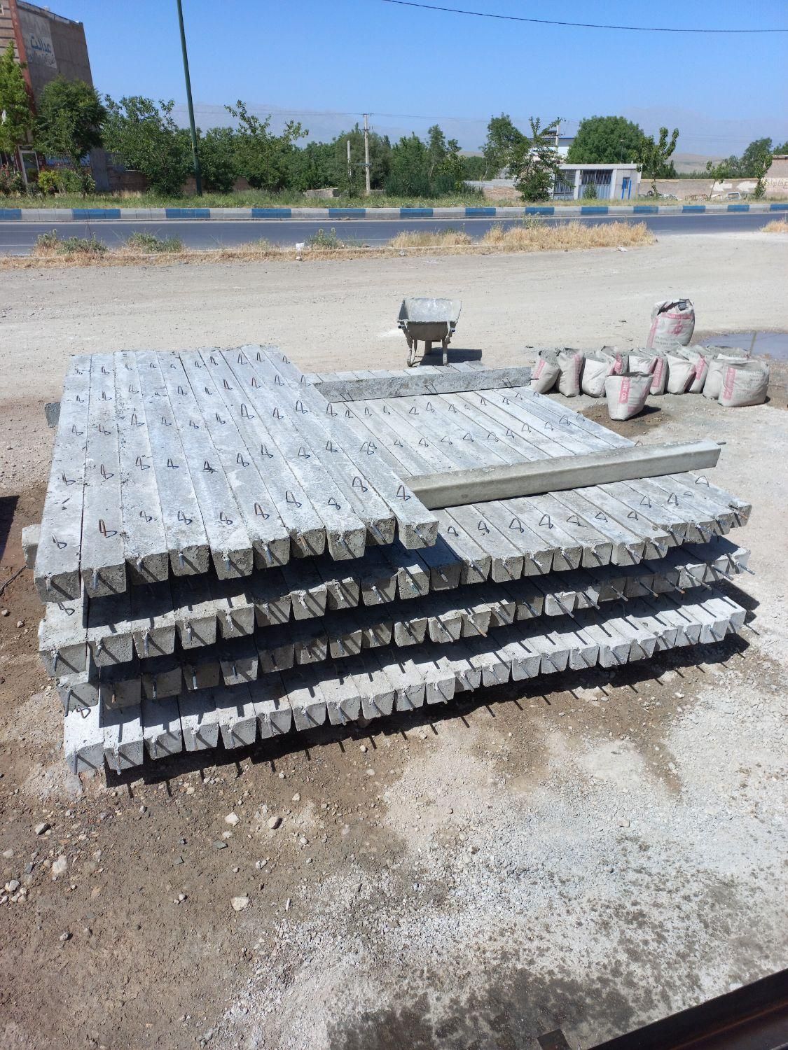 پایه فنس و پایه انگور، فنس|خدمات باغبانی و درختکاری|بروجرد, |دیوار