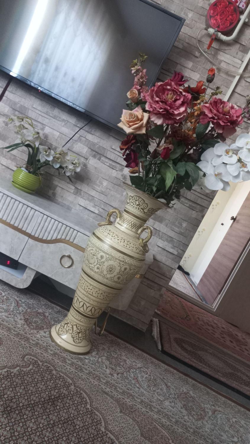 گلدان با گل های خوشکل|گل مصنوعی|تبریز, |دیوار