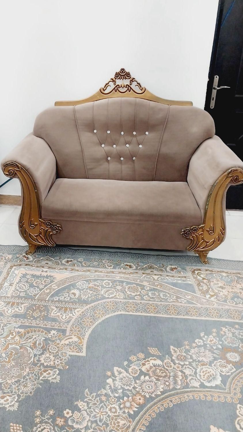 مبل۷نفره همراه فرش۹ متری|مبلمان خانگی و میز عسلی|رشت, حمیدیان|دیوار