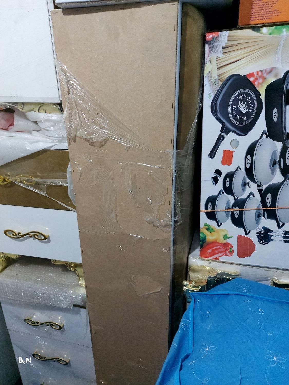 یک تخت خواب نو ۹تکه،جارو برقی نو پاناسونیک ژاپن|تخت و سرویس خواب|بهار, |دیوار