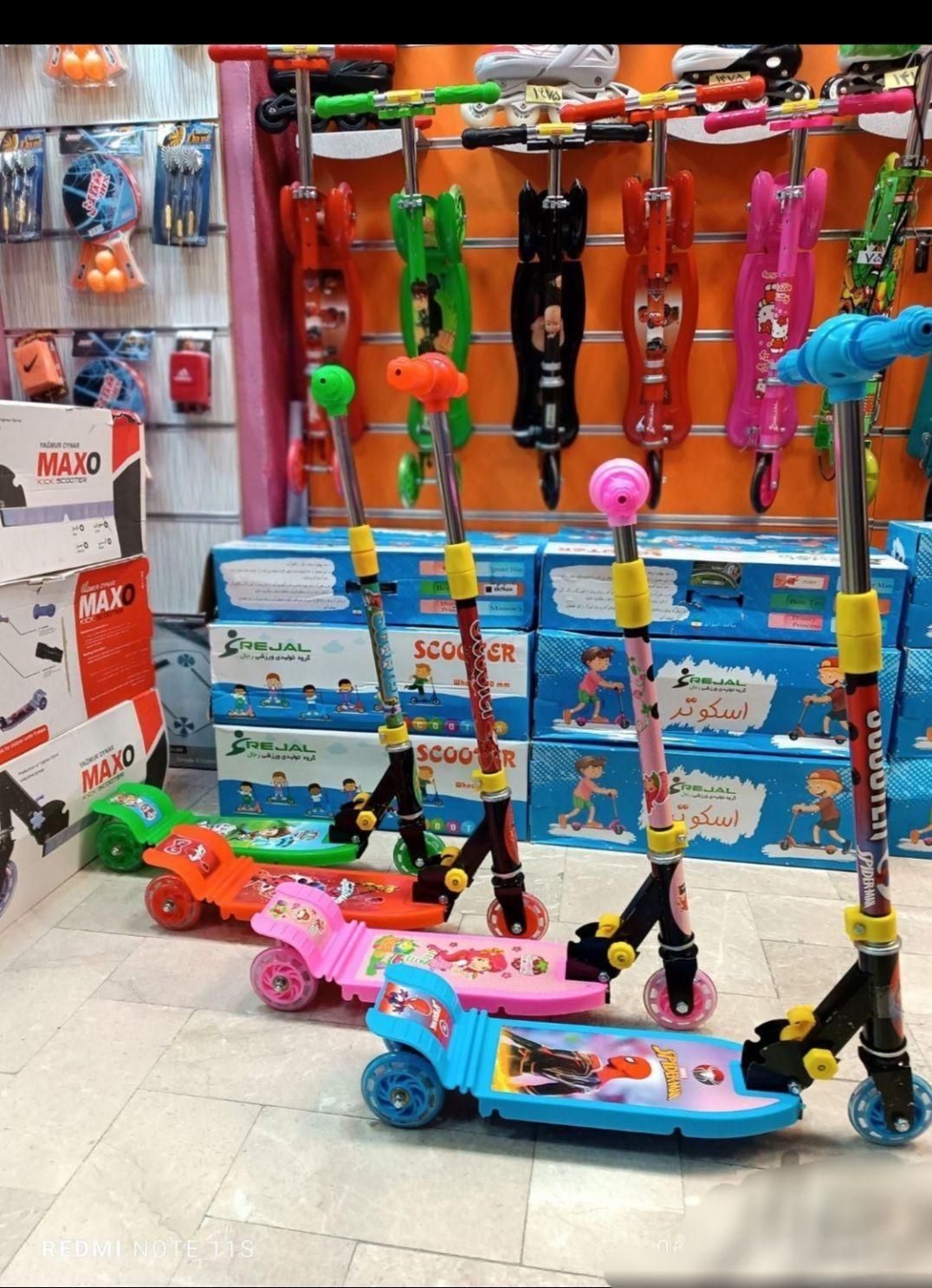 اسکوتر اسکیت چراغدار فلزی ترمزدار زنگدار آکبند|دوچرخه، اسکیت، اسکوتر|تبریز, |دیوار